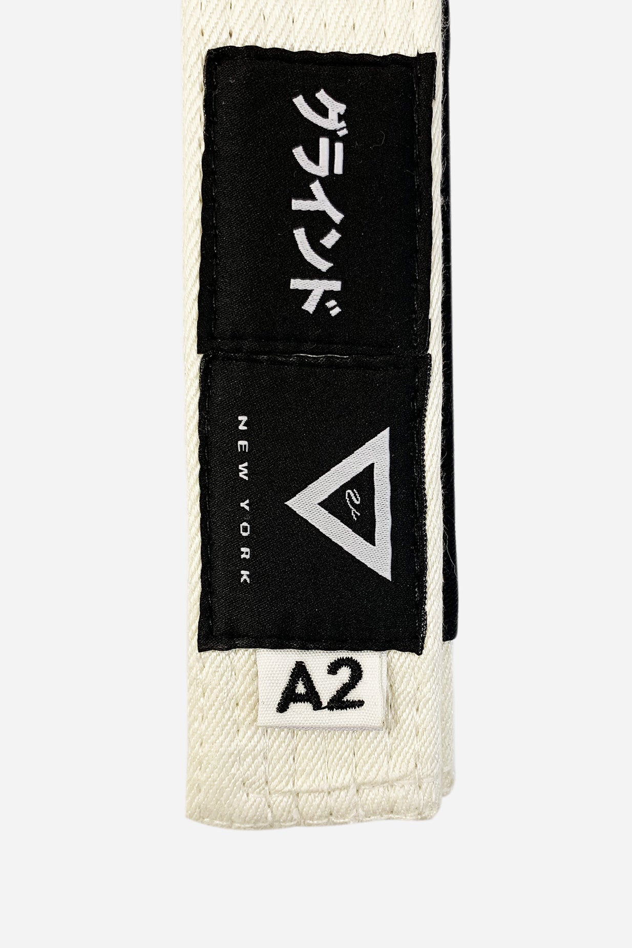 Brazilian Jiu Jitsu HEMP BELT BLACK LABEL (SPECIAL EDITION) This belt is made with HEMP fabric. 8 count stitching High quality label Natural hemp fabric’s structure allows air goes through easily. This helps to prevent from bacteria adherence and dwelling. Natural dry under sunlight will help to maintain the belt clean. vhts europe