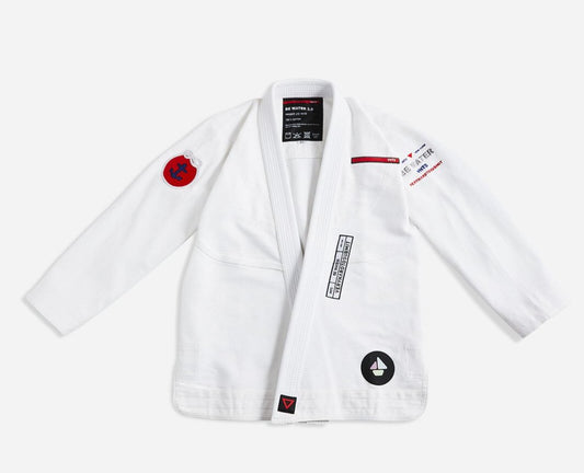 BE WATER 3.0 white THIS IS THIRD DESIGN OF BE WATER KIMONO SERIES NEW DESIGN CAME OUT GREAT MAINTAINING ORIGINAL DESIGN CONCEPT YET INTRODUCING MODERN CUT WITH EDGY AND HIGH QUALITY PATCHES AND LABELS. JACKET: 450 GSM PEARL WEAVE EVA FOAM LAPEL WIDE REINFORCEMENT TAPE ROUND SIDE SLIT FINISH RUBBER LABEL PANTS: 11 OZ COTTON RIP STOP 6 BELT LOOP SYSTEM ROUND DRAW STRING RAISED BACK WIDE REINFORCEMENT TAPE RUBBER LABEL vhts europe