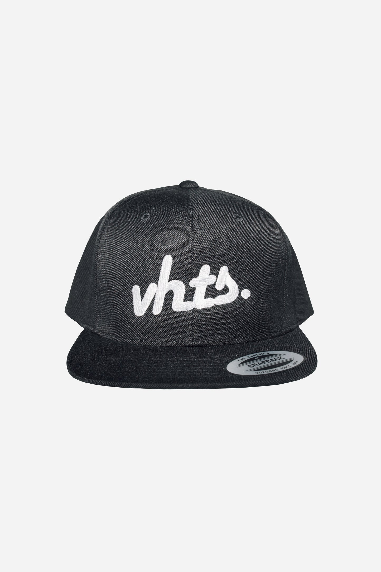 VHTS CLASSIC Snapback One Size Color: Black Embroidery: White shell fabric 1: 80% acrylic 20% wool, A/WOOL SERGE, 382 GSM vhts europe